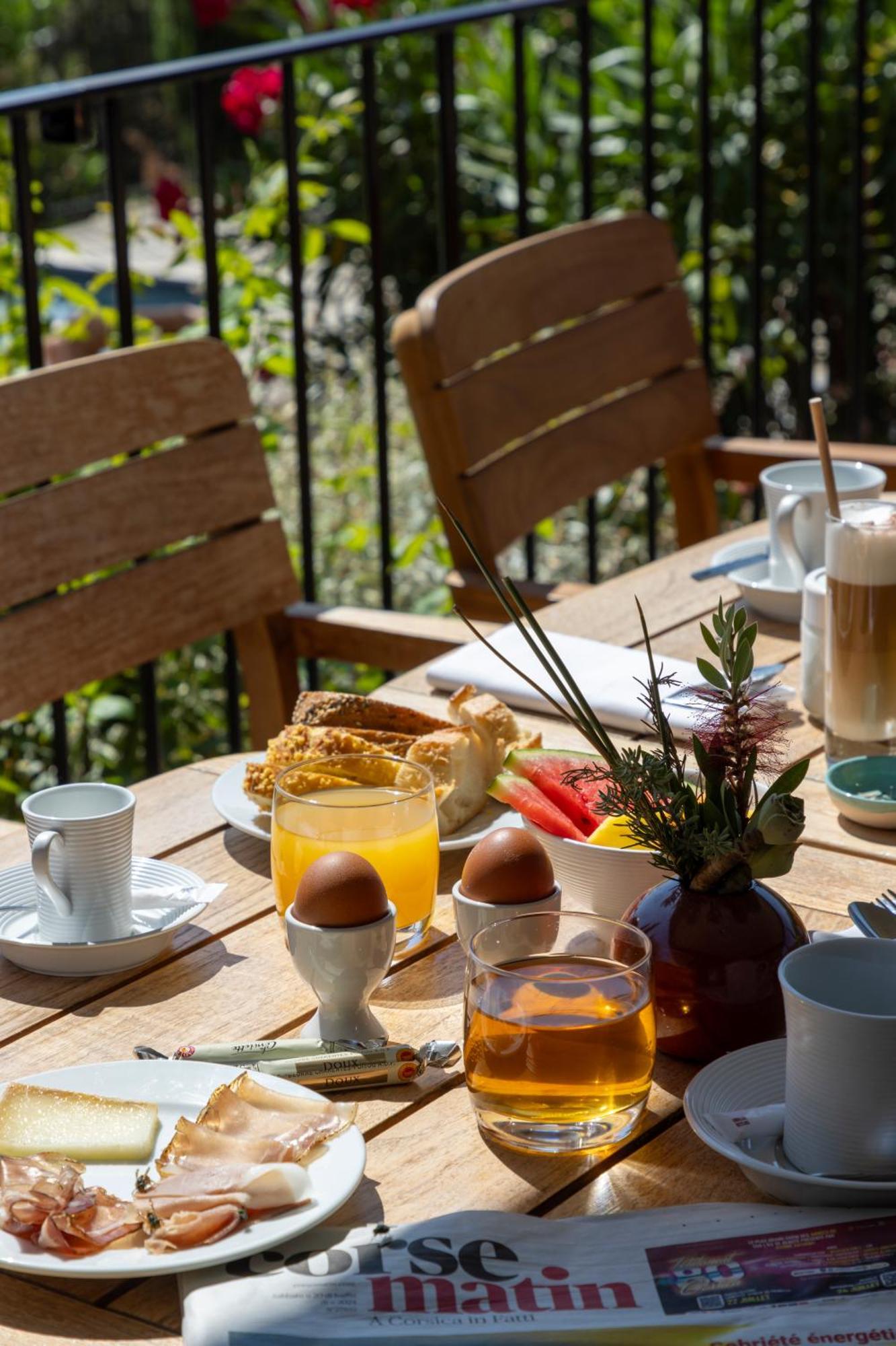 Hotel Restaurant Villa Josephine LʼÎle-Rousse 外观 照片