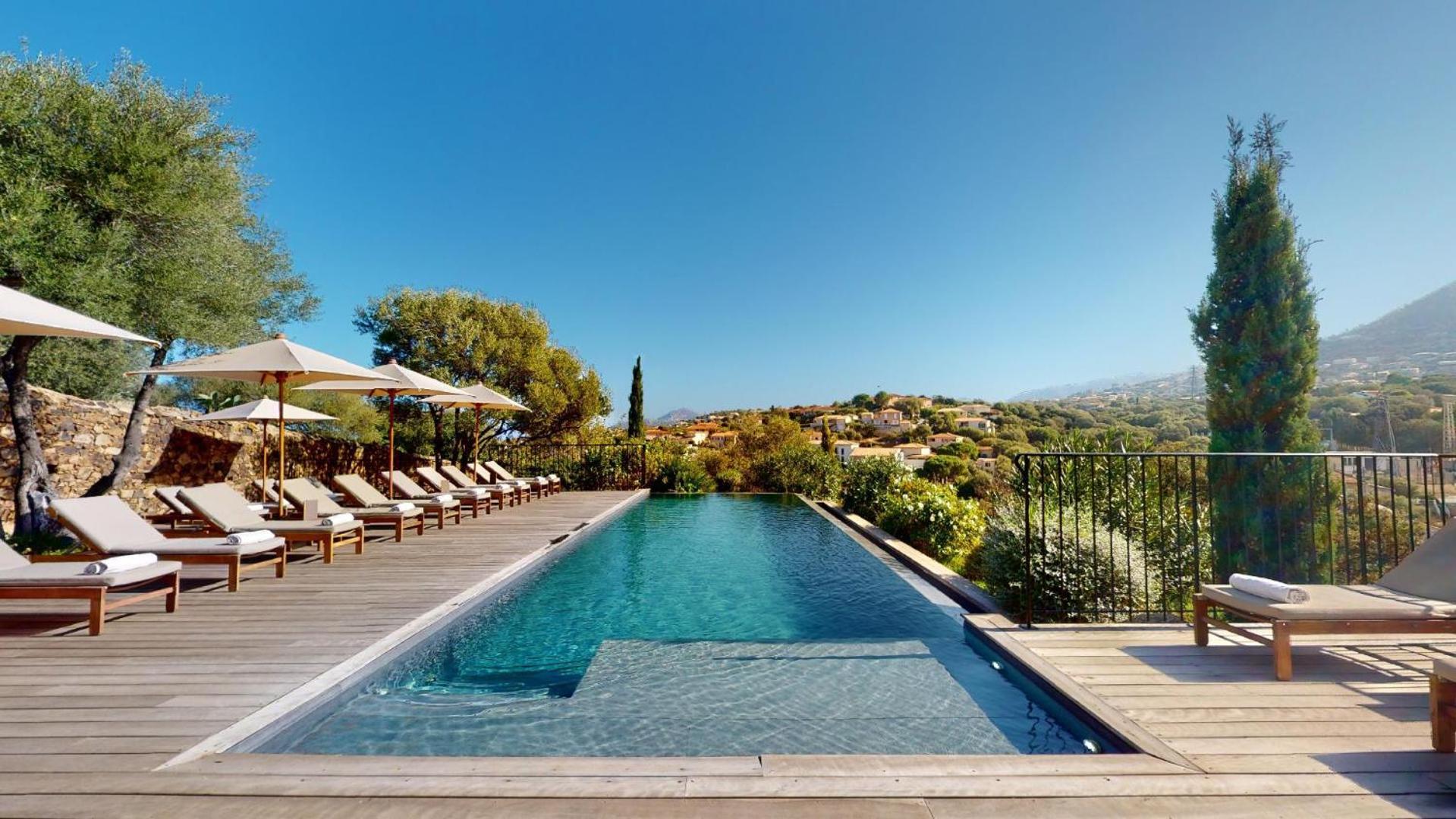 Hotel Restaurant Villa Josephine LʼÎle-Rousse 外观 照片